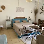 Alojamento de Acomodação e Pequeno-almoço Masseria Li Vecchi 4*