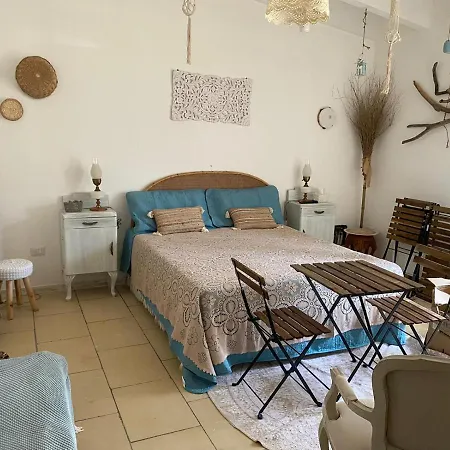 Alojamento de Acomodação e Pequeno-almoço Masseria Li Vecchi 4*