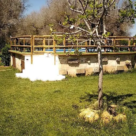 Alojamento de Acomodação e Pequeno-almoço Masseria Li Vecchi Squinzano
