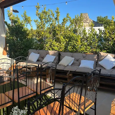 Alojamento de Acomodação e Pequeno-almoço Masseria Li Vecchi 4*