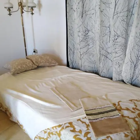 Masseria Li Vecchi 住宿加早餐酒店 Squinzano