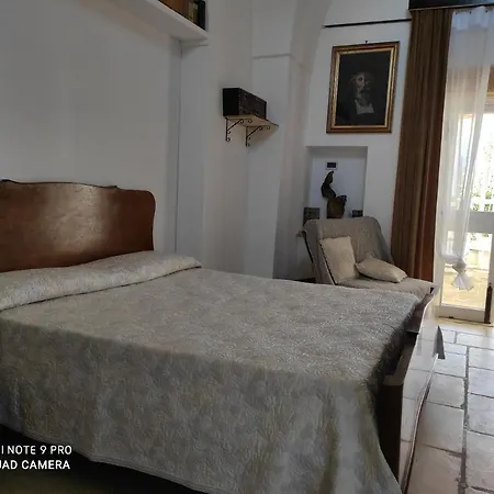 Masseria Li Vecchi *